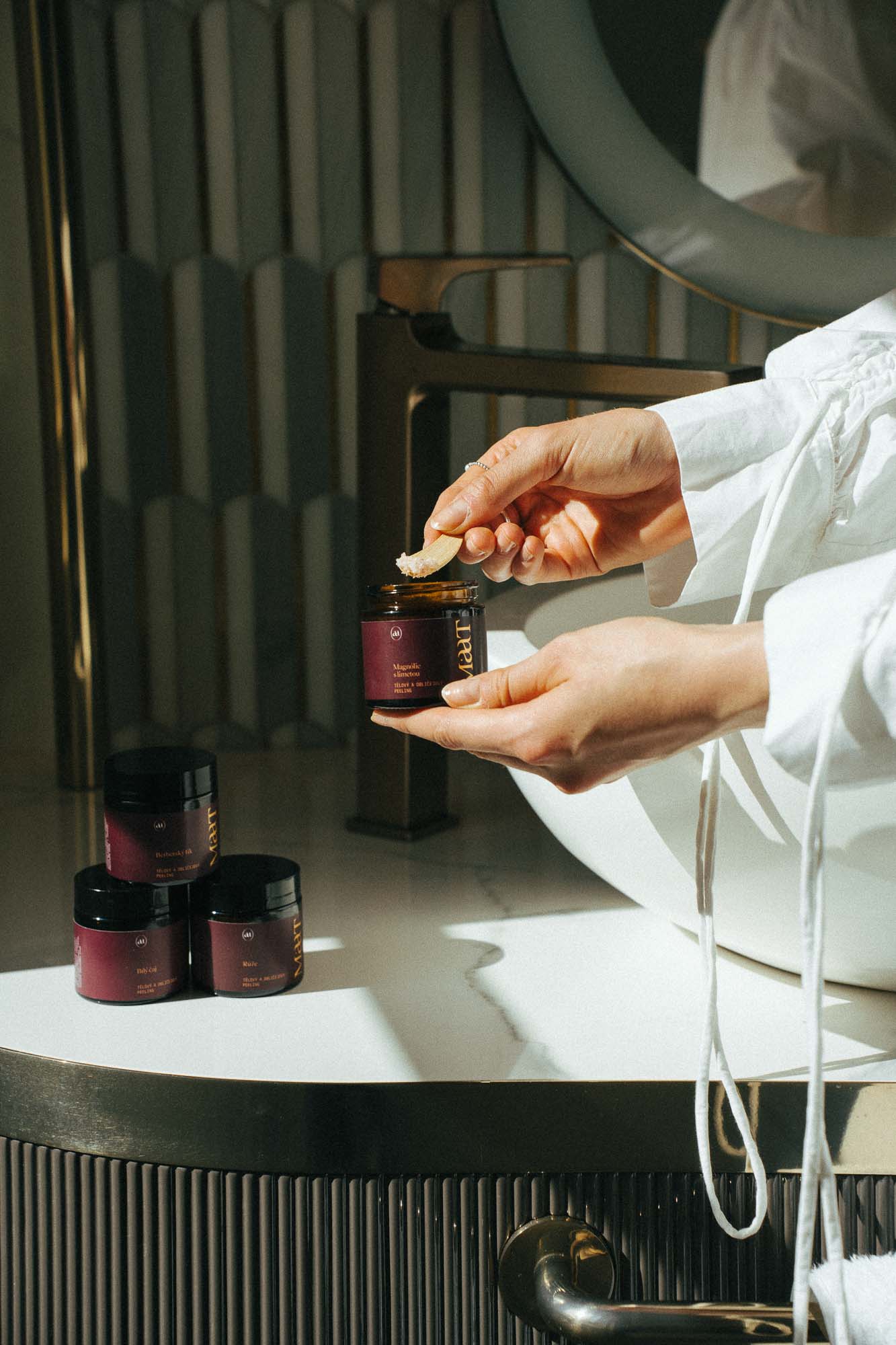 Tělový a obličejový peeling Magnólie s limetou